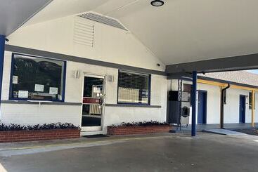 汽车旅馆 Imperial Inn