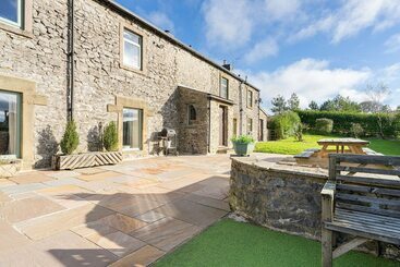 إقامة Hulmes Vale House   Sleeps 14   Peak District