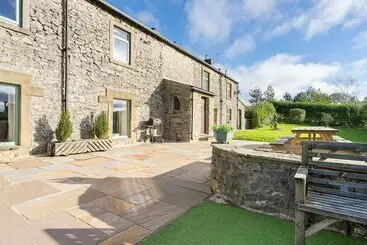 レジデンス Hulmes Vale House   Sleeps 14   Peak District