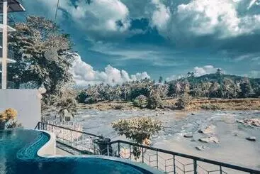 ホテル Elephant Park   New Deal! Half Off Airport Pickups Available