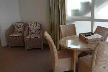 هتل Hananui Lodge And Apartments