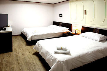 בית מלון כפרי Jbis