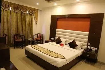 هتل Oyo Rooms Kisan Bhawan Chowk