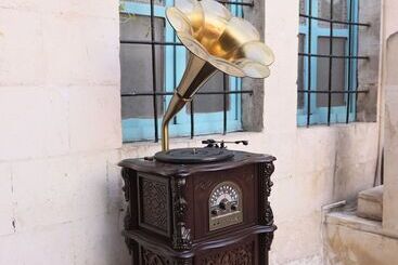 هتل Serif Pasa Konaklari