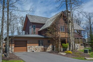 קוטג'' Retreat On Main Street