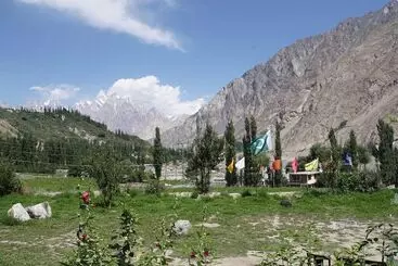 هتل Hunza Marcopolo Inn