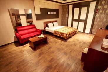 מוטל Daejeon Munchang Drama