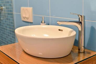 تختخواب و صبحانه Nautical Rooms In Old Part Of The Town