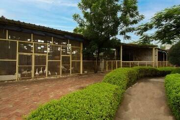 Hotel Omera Farms Rural By Blusalz