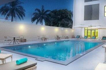 Star Land Hotel Bastos