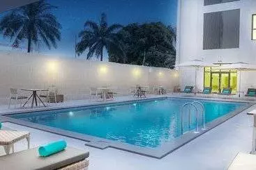 Star Land Hotel Bastos