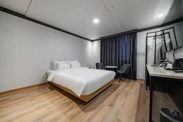 Motel Namhae Manhattan