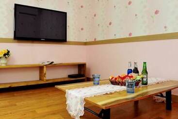 Gapyeong Sky Pet Family Dogchae Pension