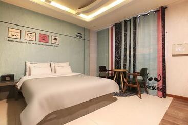 Motel Kyeryong Opera