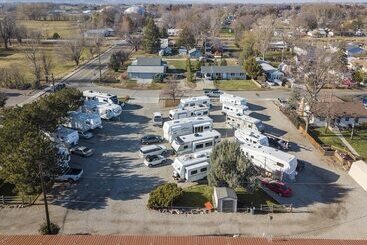 Holiday Motel & Rv Park