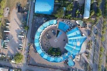 ホテル Santa Barbara Plus