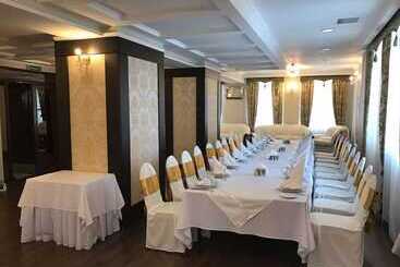 בית מלון כפרי Steel