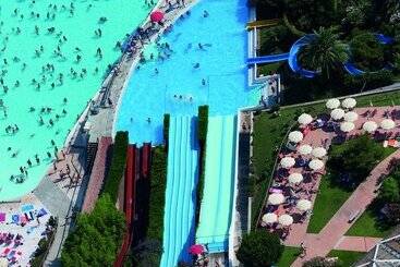 אתר נופש Bungalow Village Le Caravelle   By Mamberto S.r.l