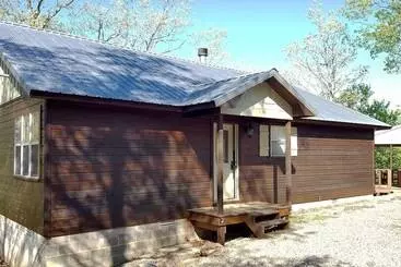 コテージ Safari On Glover River With Private Riverfront Access And Hot Tub By Redawning