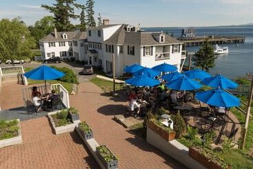 ホテル The Willows