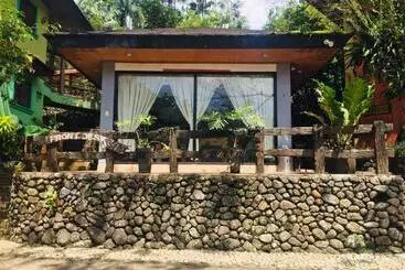 Kamayan Sa Palaisdaan Hotel And Resort