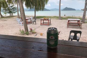 Pensión Wild Pasir Panjang Villas