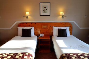 בית מלון כפרי Inn On The Lake