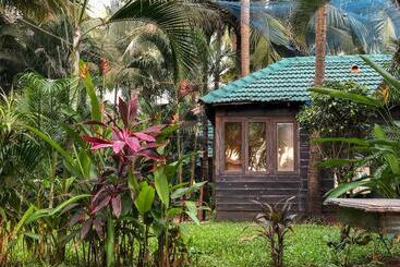Hotel Leela Cottages
