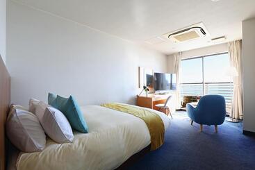 Sayan Terrace Hotel & Resort