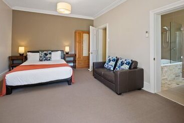 بنسيون Clydesdale Manor