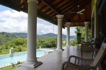 Turistlägenheter Villa Tee Four