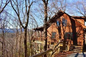 별장 Falling Leaves