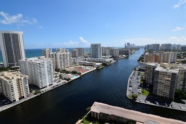 Hotel Stuning Ocean View 3 Bed 3 Bath Across The Beach @ Beachwalk