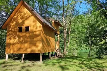 Mökkimajoitus Riverland