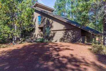 Mökkimajoitus Red Hill 6