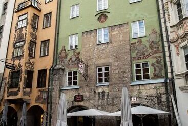 Golden Roof Apartments By Penz