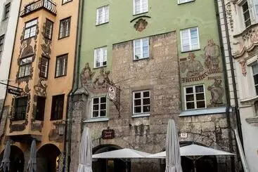 Golden Roof Apartments By Penz