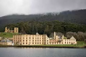 ベッドアンドブレックファースト Alexanders  Of Richmond