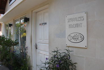 Hotel Scallywags Beach Club