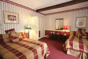 پانسیون Tara Manor Inn