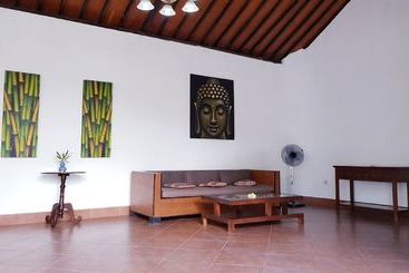 אתר נופש Kumpul Kumpul Villa Double Six