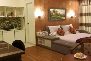 هتل Century Park Residence