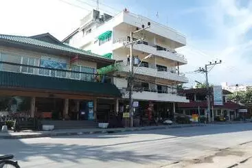 Hotelli Chaam Villa Sun