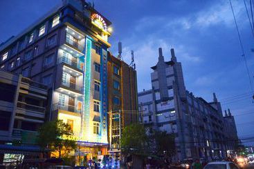 هتل Golden City Light