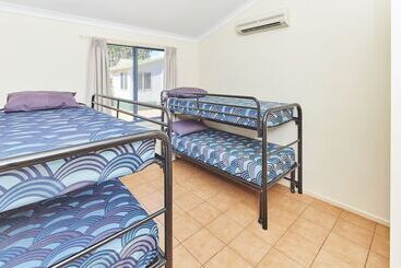 בית מלון כפרי Rac Cable Beach Holiday Park