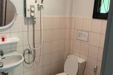 Пансион Khao Sok Jungle Huts Resort