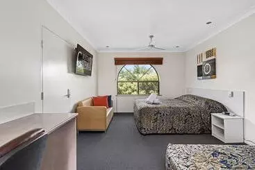 Western Gateway Motel And Apartments