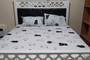 Pensionat Adventure Homestay And Safaris