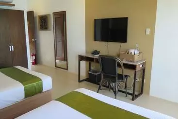 Aiyanar Beach And Dive Resort