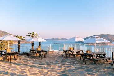 Hotel Sang Sang & Private Sang Sang Pool Villa